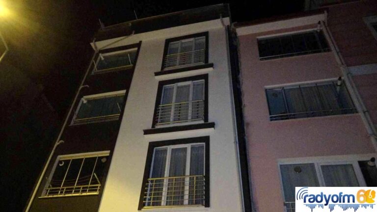 Tokat’ta 4 katlı apartman çökme riskine karşı boşaltıldı