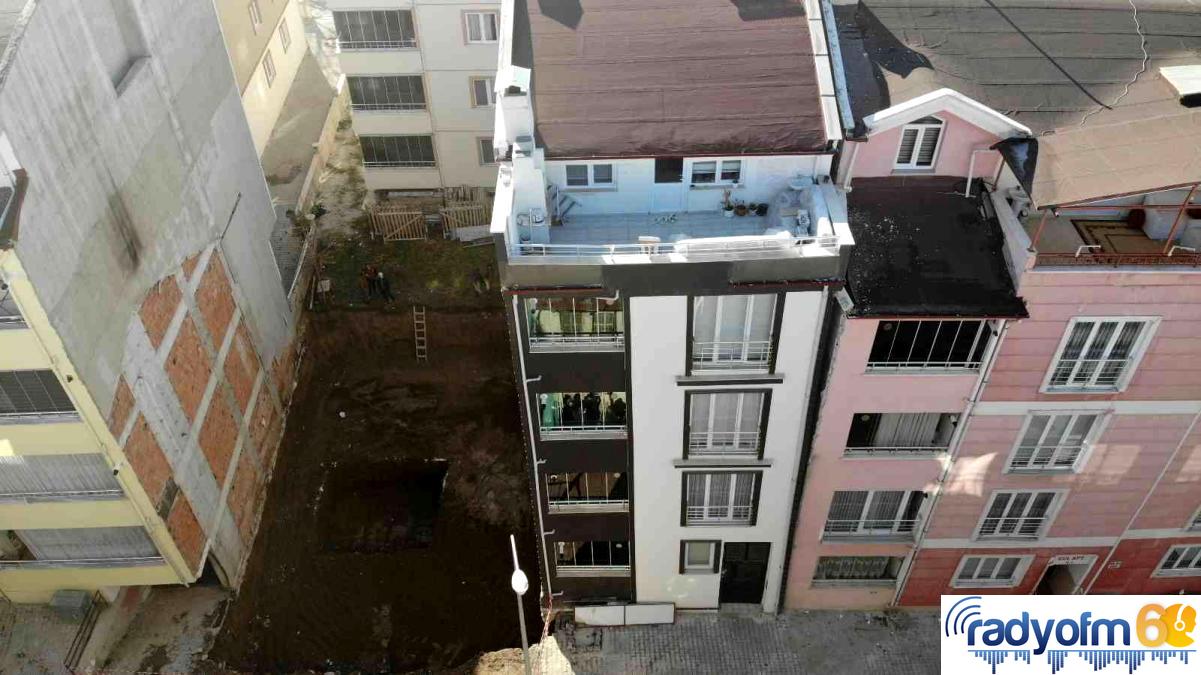 Tokat’ta çökme riski taşıyan apartman havadan görüntülendi