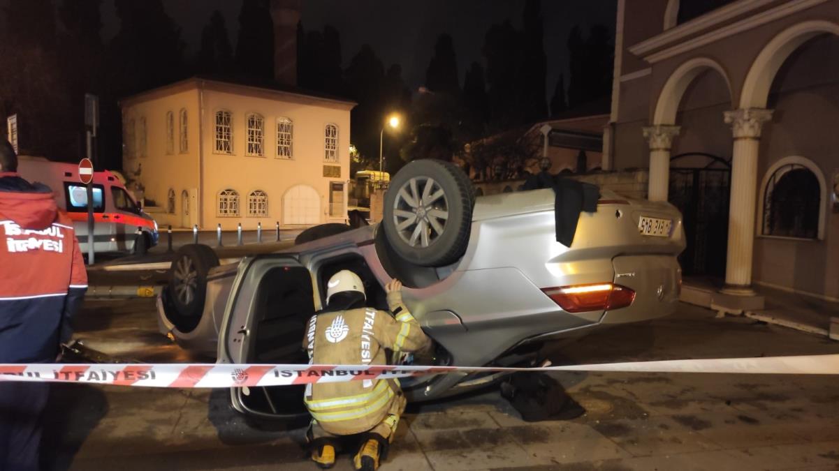 Üsküdar’da lüks araçla takla attı, hiçbir şey olmamış gibi canlı yayına devam etti