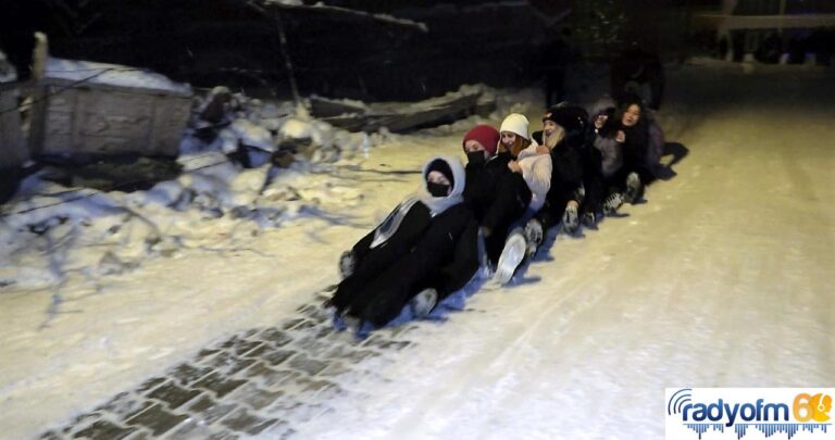 Tokat’ta kayak için akın ettiler, tehlikeli anlar yaşandı