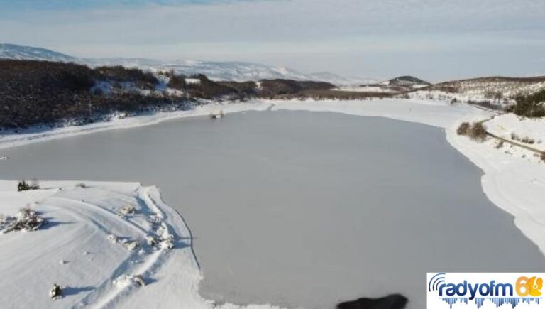 Sulugöl Göleti’nin yüzeyi buz tuttu