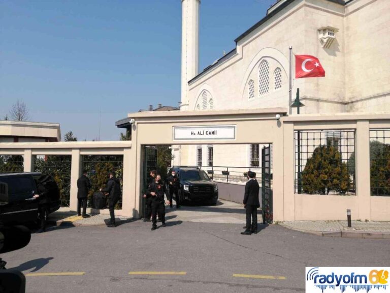 Son dakika haber… Cumhurbaşkanı Erdoğan cuma namazını Hz. Ali Camii’nde kıldı
