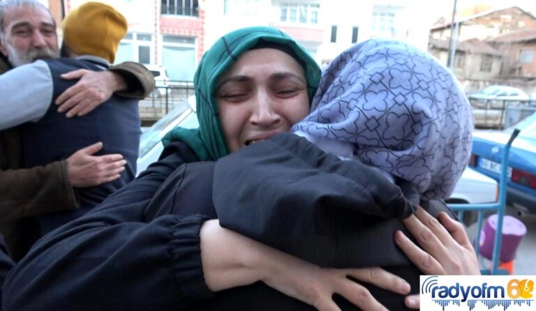 Son dakika haberi: Ukrayna’dan Türkiye’ye tahliye edilen anne ve çocukları ailesine kavuştu, gözyaşları sel oldu