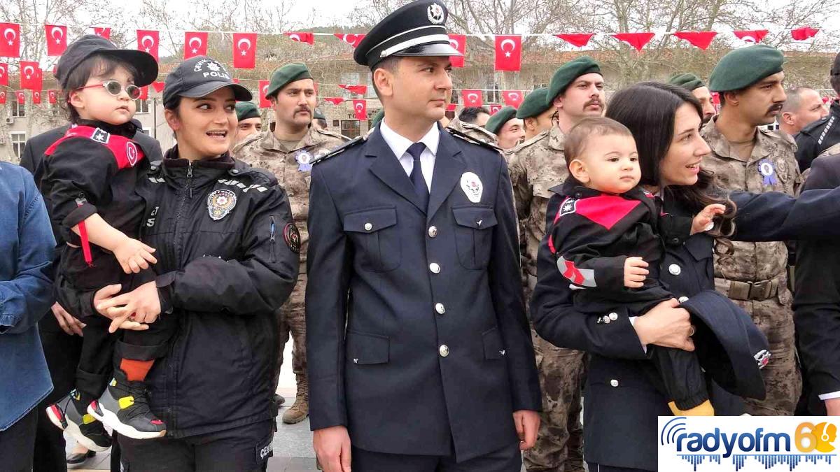 Annelerinin kucağındaki minik polisler ilgi odağı oldu