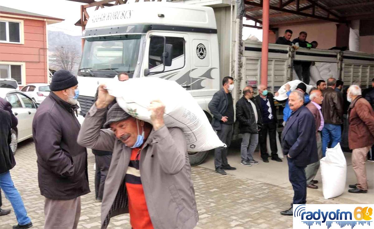 Arıcılara çuval çuval şeker dağıtıldı