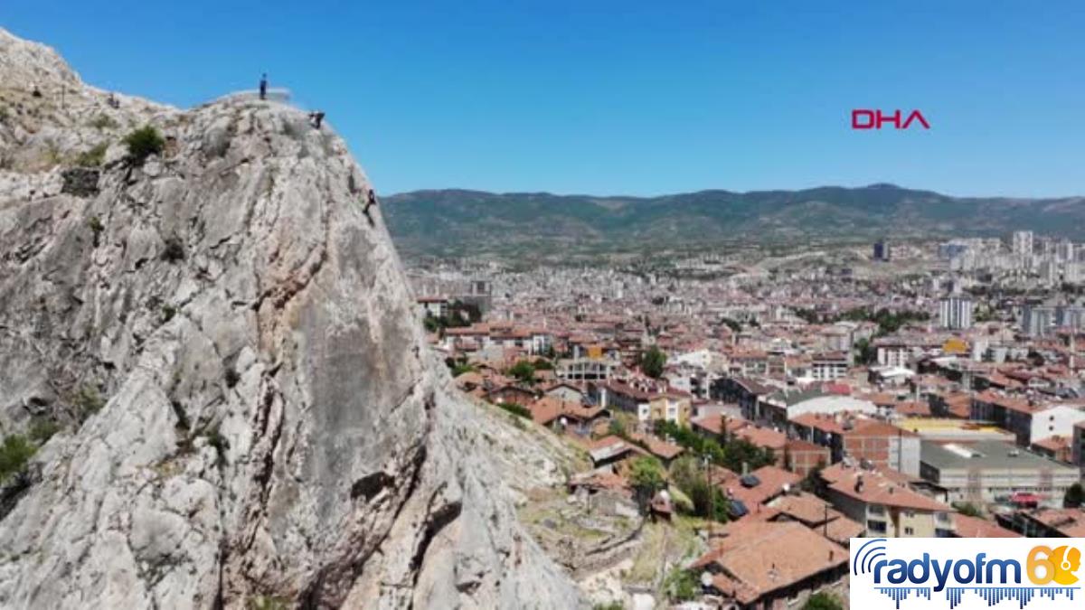 KAYA DÜŞME RİSKİ ALTINDAKİ MAHALLELERE ÇELİK AĞ VE BARİYERLİ ÖNLEM