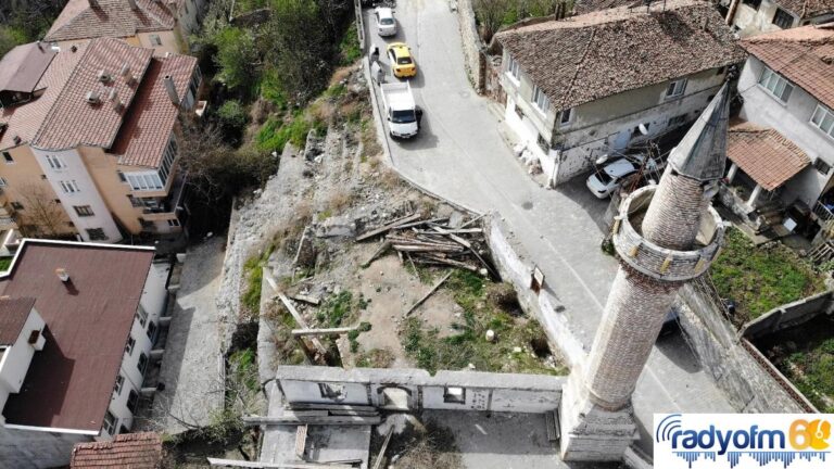 Minaresi öksüz kaldı, 6 asırlık cami 6 yıldır ibadete kapalı