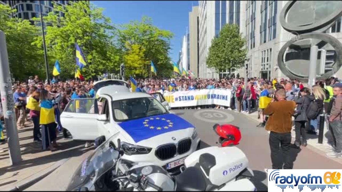 Brüksel’de Ukrayna ile dayanışma yürüyüşü düzenlendi