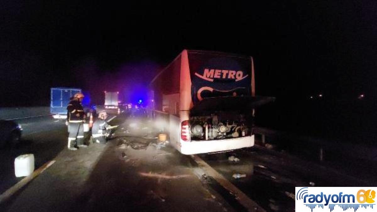 Son dakika haber… LASTİĞİ PATLAYIP, YOLUNA DEVAM EDEN YOLCU OTOBÜSÜNDE YANGIN ÇIKTI