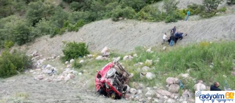 Son dakika haberleri… Tokat’ta minibüs, uçuruma yuvarlandı: 1’i çocuk 4 ölü, Çınar yaralı