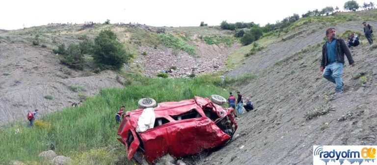 Tokat’ta minibüs uçuruma yuvarlandı. 4 ölü, 1 yaralı