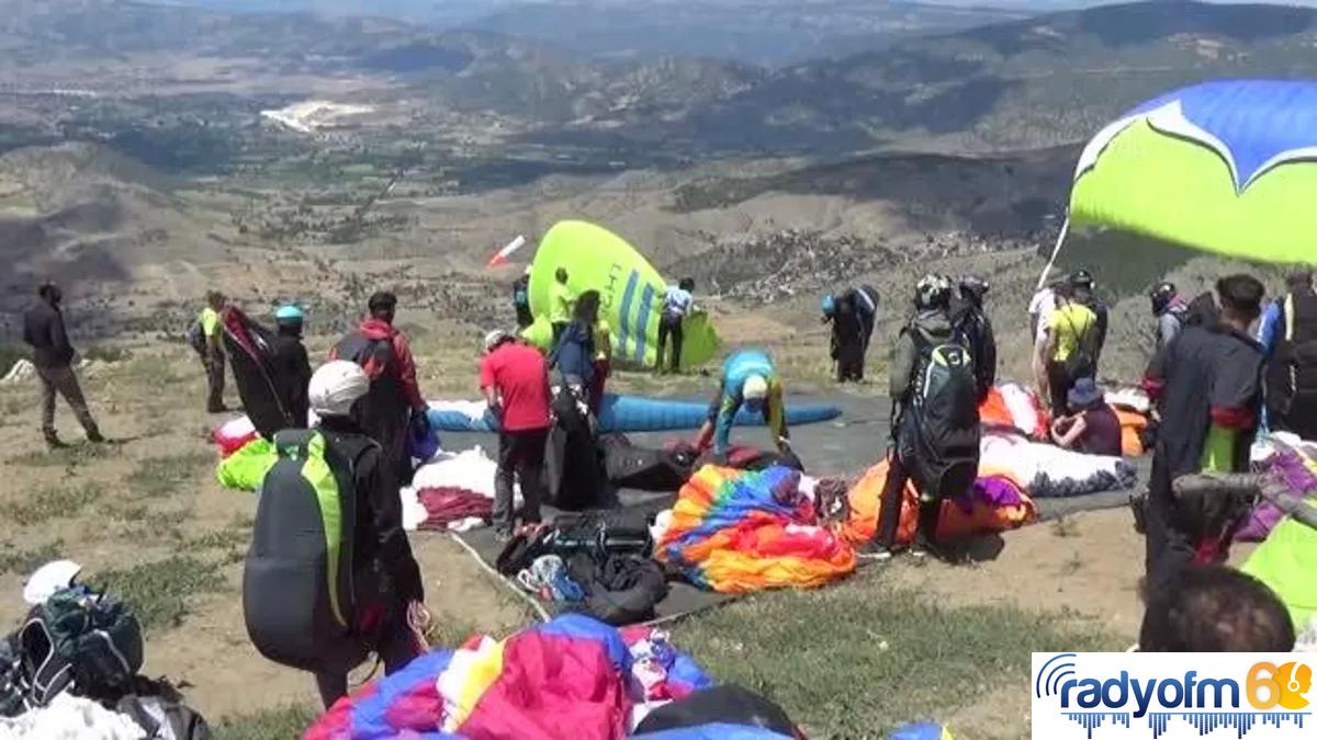 Türkiye Yamaç Paraşütü Mesafe Şampiyonası Tokat’ta sürüyor