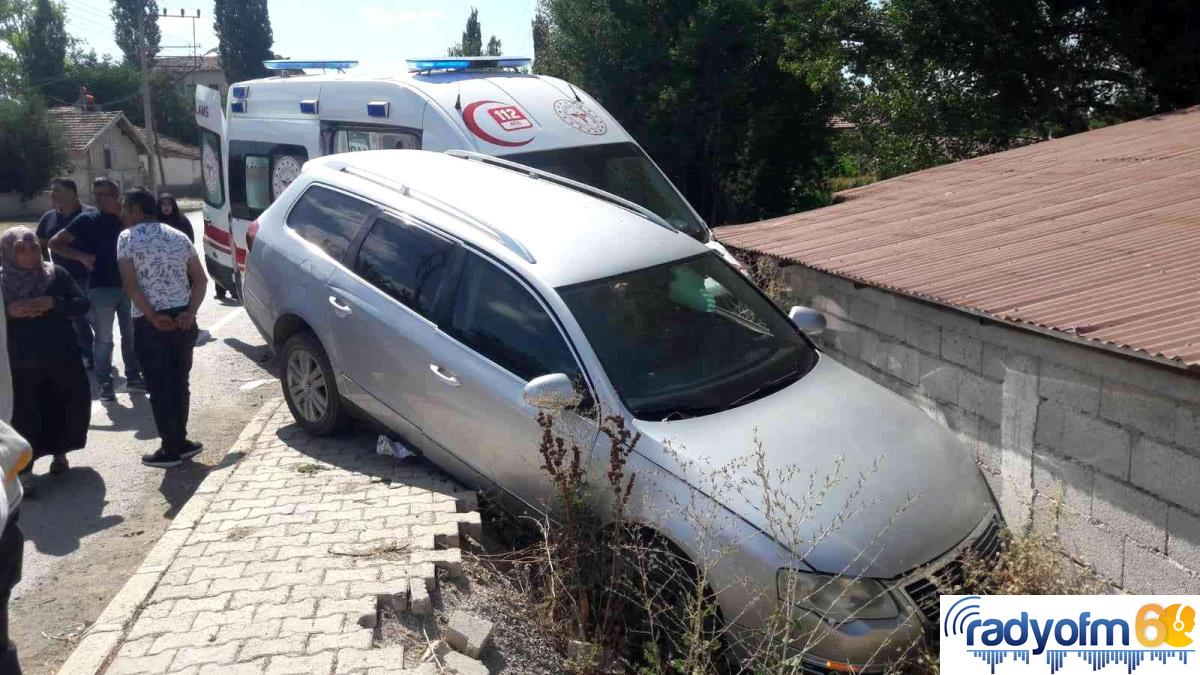 Son dakika haberleri | Hasta taşıyan ambulansla otomobil çarpıştı