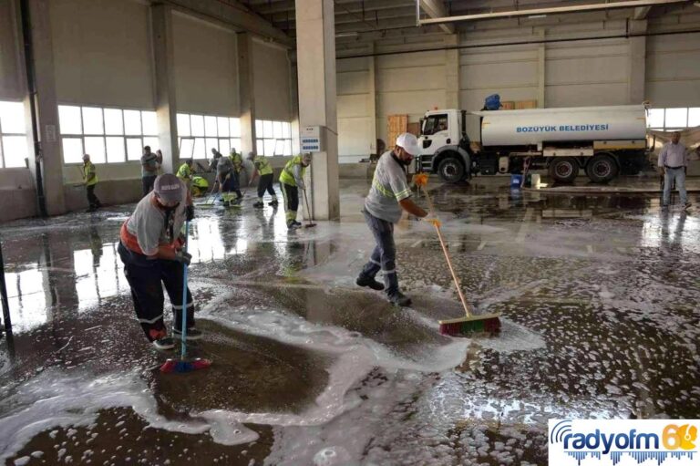 Tokat haber! Kapalı pazar yıkanarak temizlendi