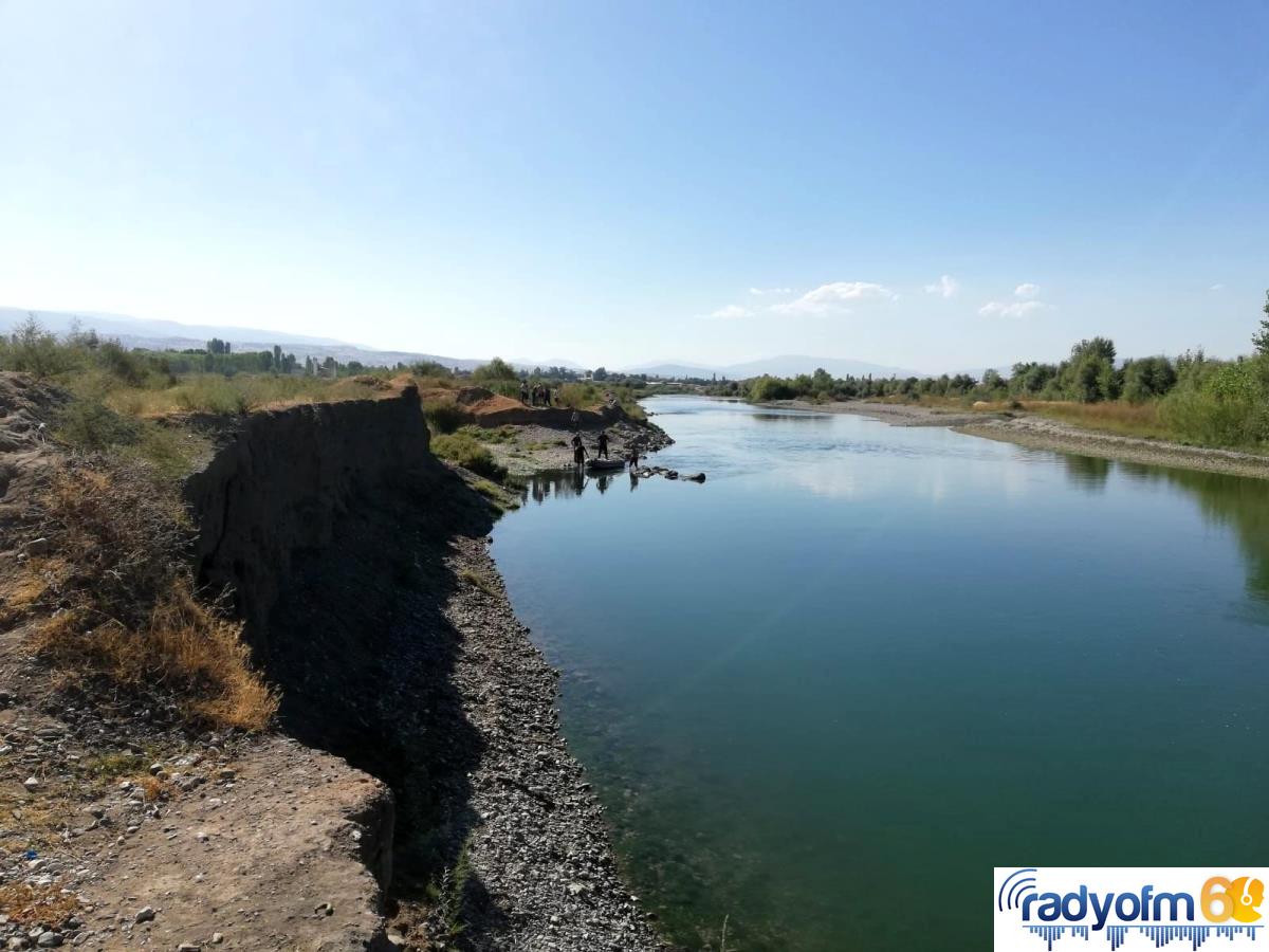 Boğulma tehlikesi geçirdi, masajla kalbi yeniden çalıştırıldı