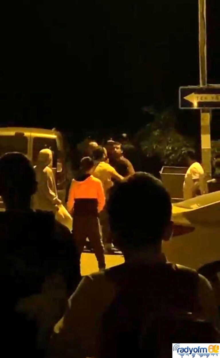 Son dakika haberleri | Sancaktepe’de çocukların kavgasına aileler de karıştı: Tekmeler, tokatlar havada uçuştu