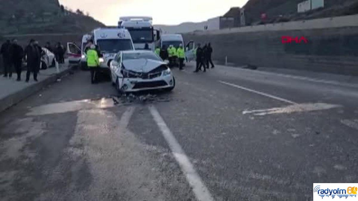 TOKAT’TA 6 ARACIN KARIŞTIĞI ‘BUZLANMA’ KAZASI, 9 YARALI